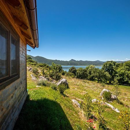 Golubovci Boljesestre Lake Retreat מראה חיצוני תמונה