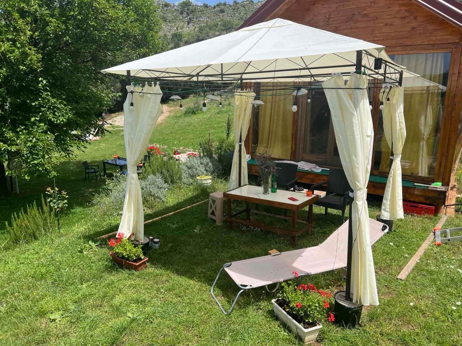 Golubovci Boljesestre Lake Retreat מראה חיצוני תמונה