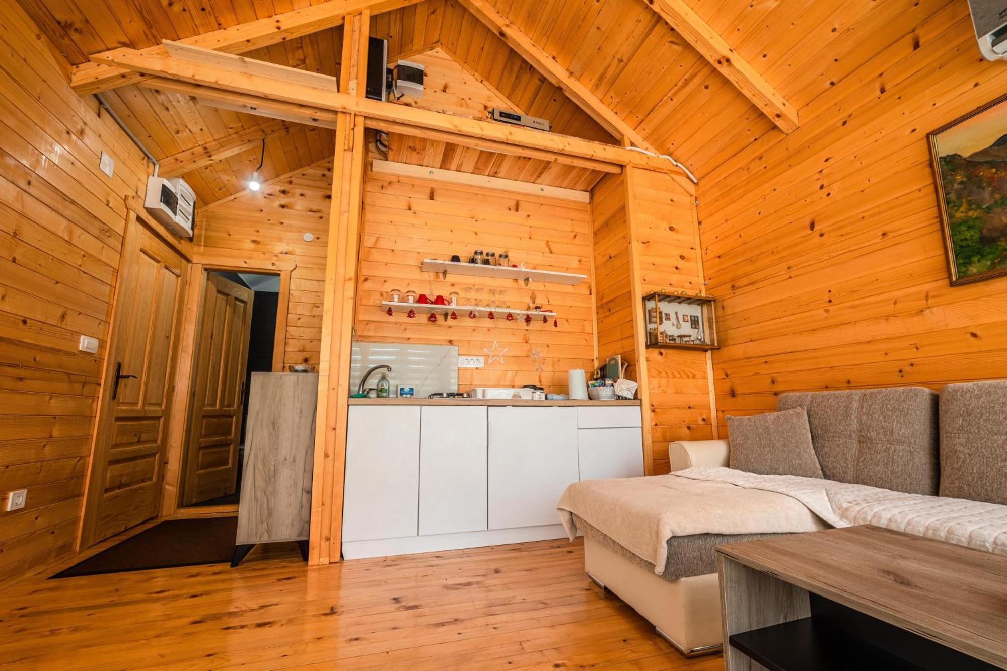 Golubovci Boljesestre Lake Retreat מראה חיצוני תמונה